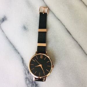 NEW New Look Mesh Strap Watch BLACK AND ROSE GOLD